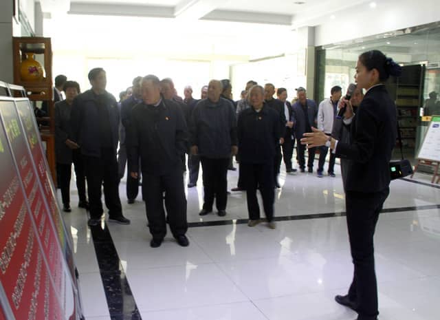 兗州區(qū)人大、政協(xié)領(lǐng)導(dǎo)蒞臨天意機(jī)械參觀考察