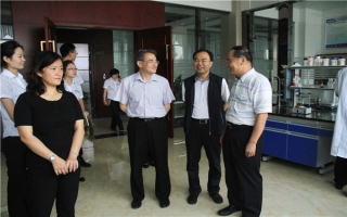 廢棄物資源化國家工程研究中心、昆明理工大學(xué)孫可偉教授,棄物資源化國家工程研究中心常務(wù)副主任、昆明理工大學(xué)教授李如燕博士蒞臨指導(dǎo)